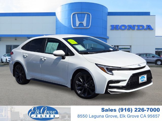 Used 2026 Toyota Corolla SE FWD image 1