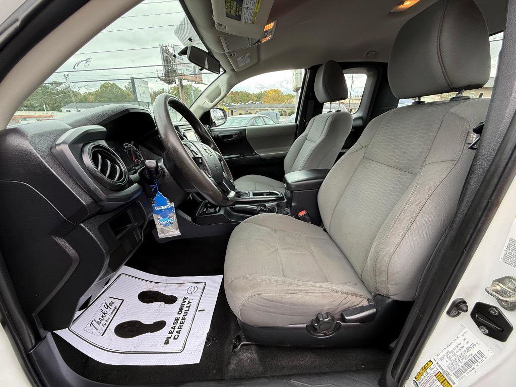 Used 2016 Toyota Tacoma SR image 10