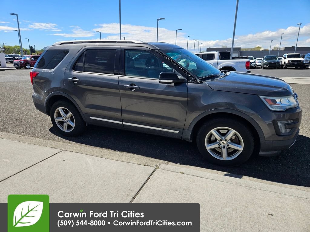 Used 2016 Ford Explorer XLT w/ Equipment Group 202A AWD/4WD image 5