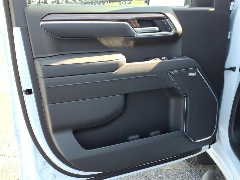 New 2026 Chevrolet Silverado 1500 RST w/ Safety Package AWD/4WD image 14
