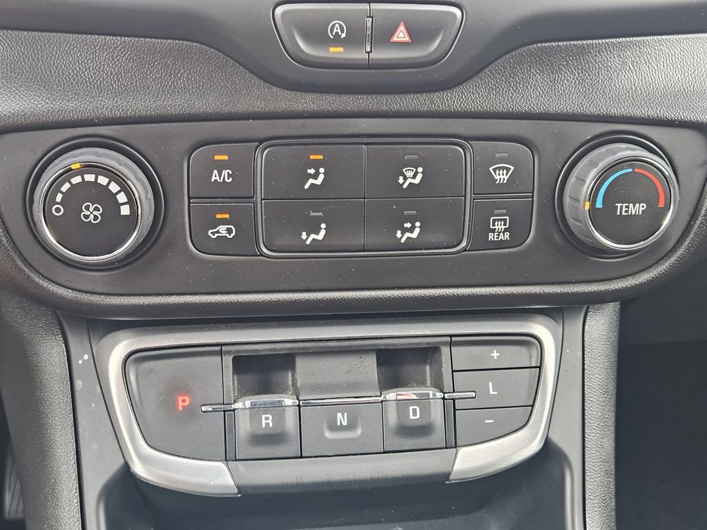 Used 2024 GMC Terrain SLE image 16