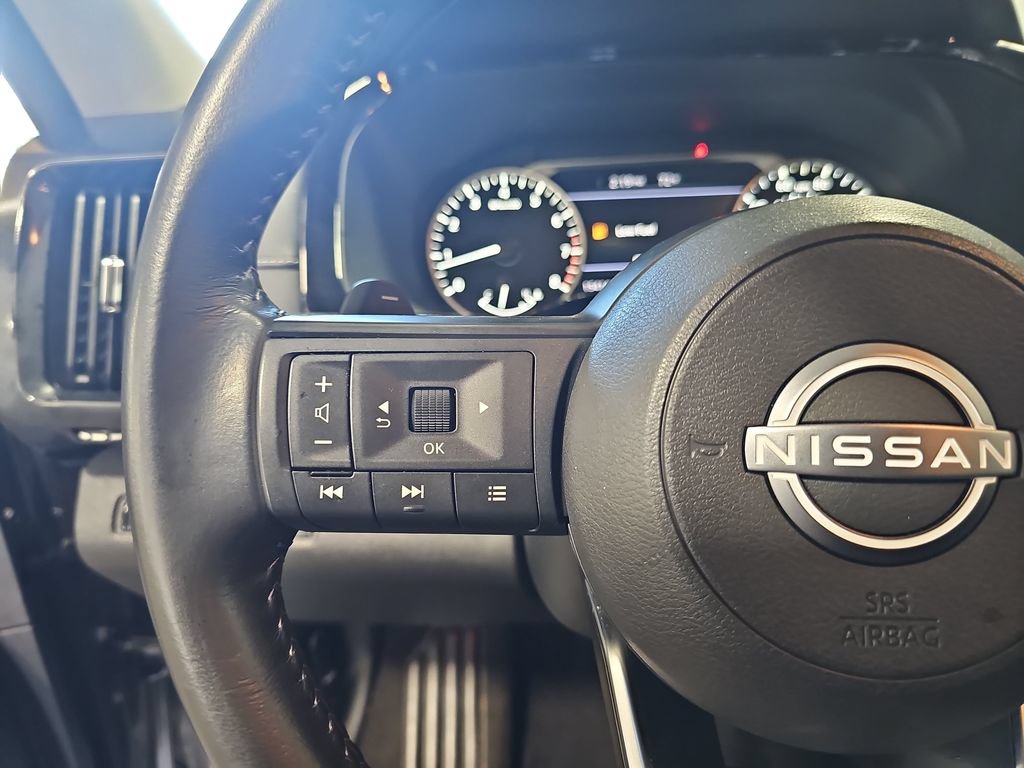 Used 2024 Nissan Pathfinder SV AWD/4WD image 17