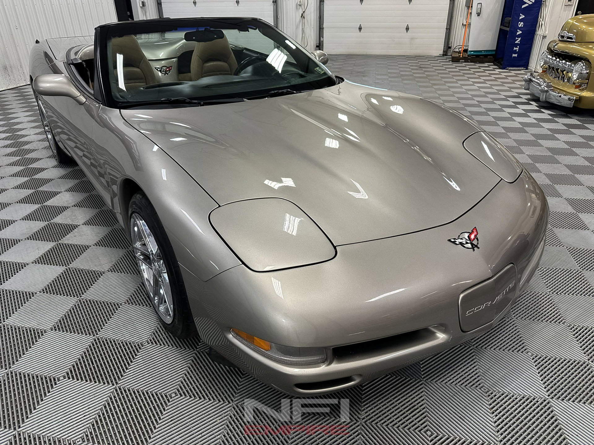 Used 2000 Chevrolet Corvette Convertible w/ Memory Pkg image 9
