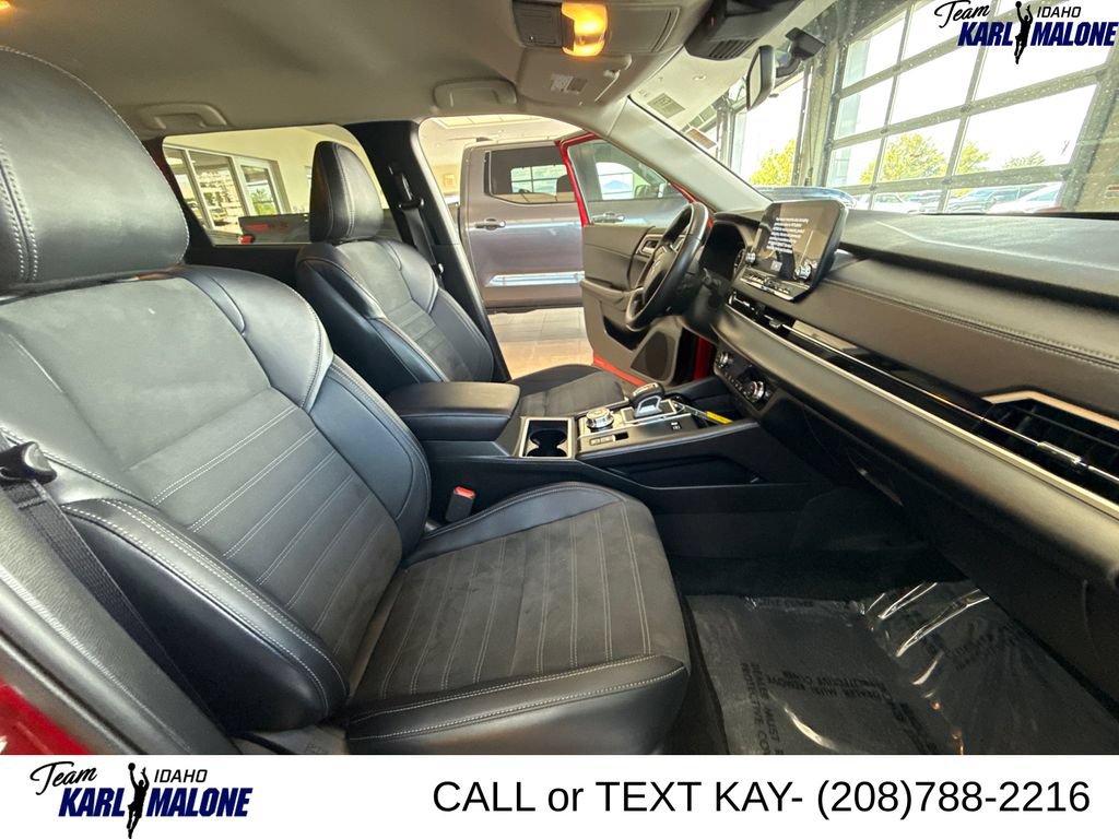 Used 2025 Mitsubishi Outlander SE AWD/4WD image 25