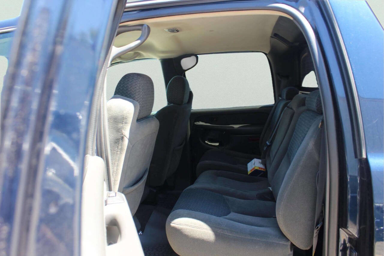 Used 2004 Chevrolet Avalanche Z71 w/ Preferred Equipment Group AWD/4WD image 7
