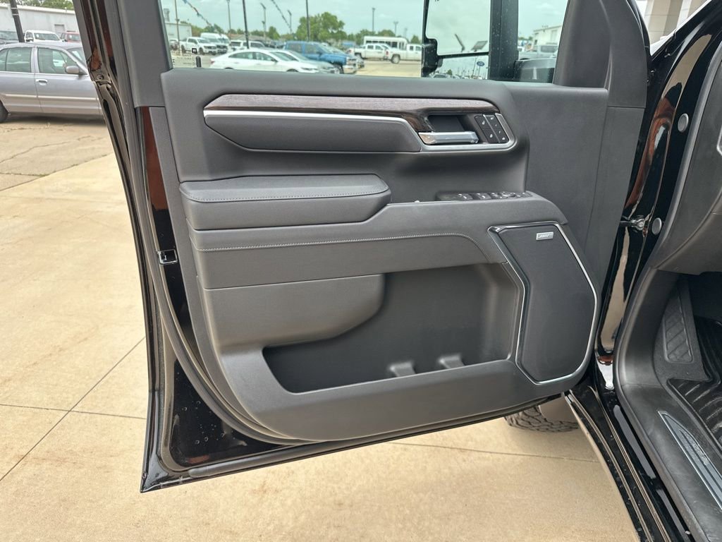 New 2025 Chevrolet Silverado 2500 LTZ w/ LTZ Plus Package image 6
