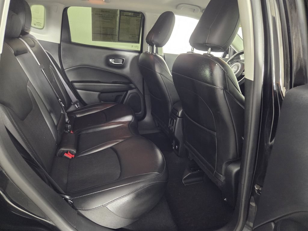 Used 2020 Jeep Compass Latitude FWD image 30
