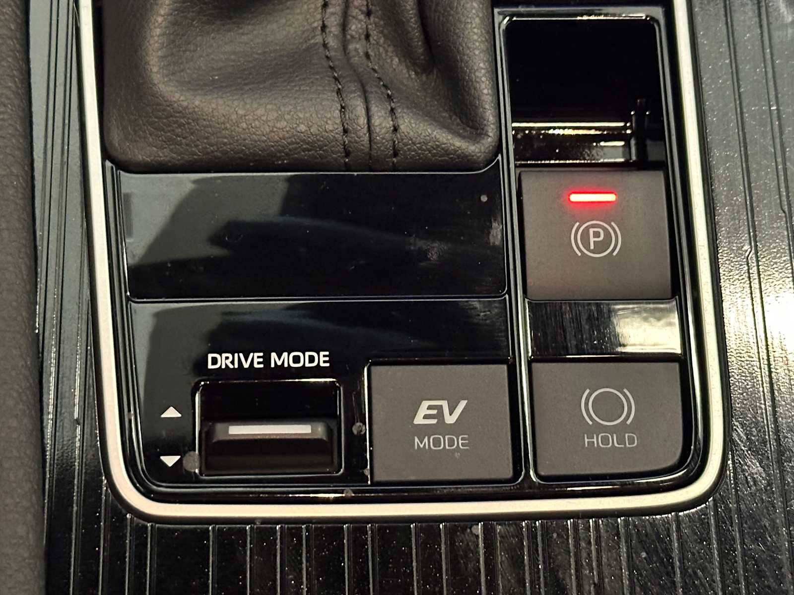 Certified 2025 Toyota Sienna XSE image 17