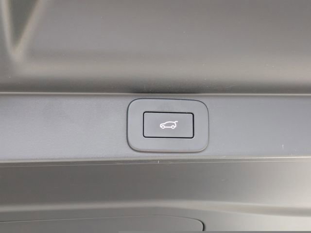 Used 2023 Land Rover Range Rover Long Wheelbase SE image 15