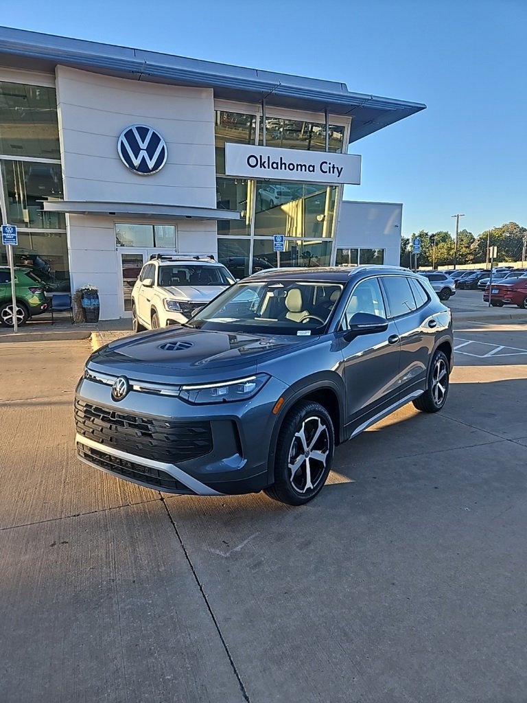New 2025 Volkswagen Tiguan SE