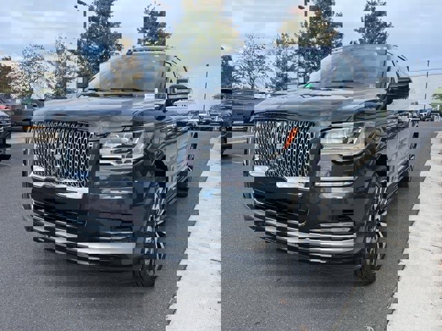 Used 2022 Lincoln Navigator L Reserve image 3