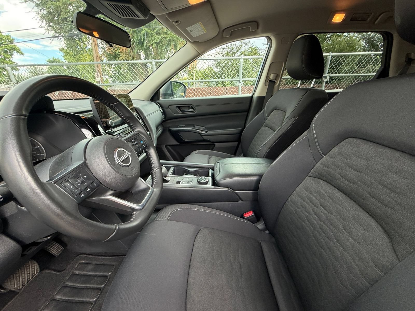Used 2025 Nissan Pathfinder SV AWD/4WD image 23