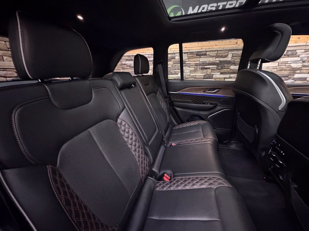 Used 2022 Jeep Grand Cherokee Summit AWD/4WD image 64