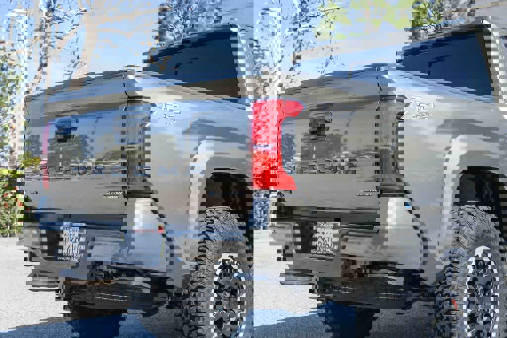 Used 2025 Toyota Tacoma TRD Sport w/ TRD Sport Upgrade Package image 10