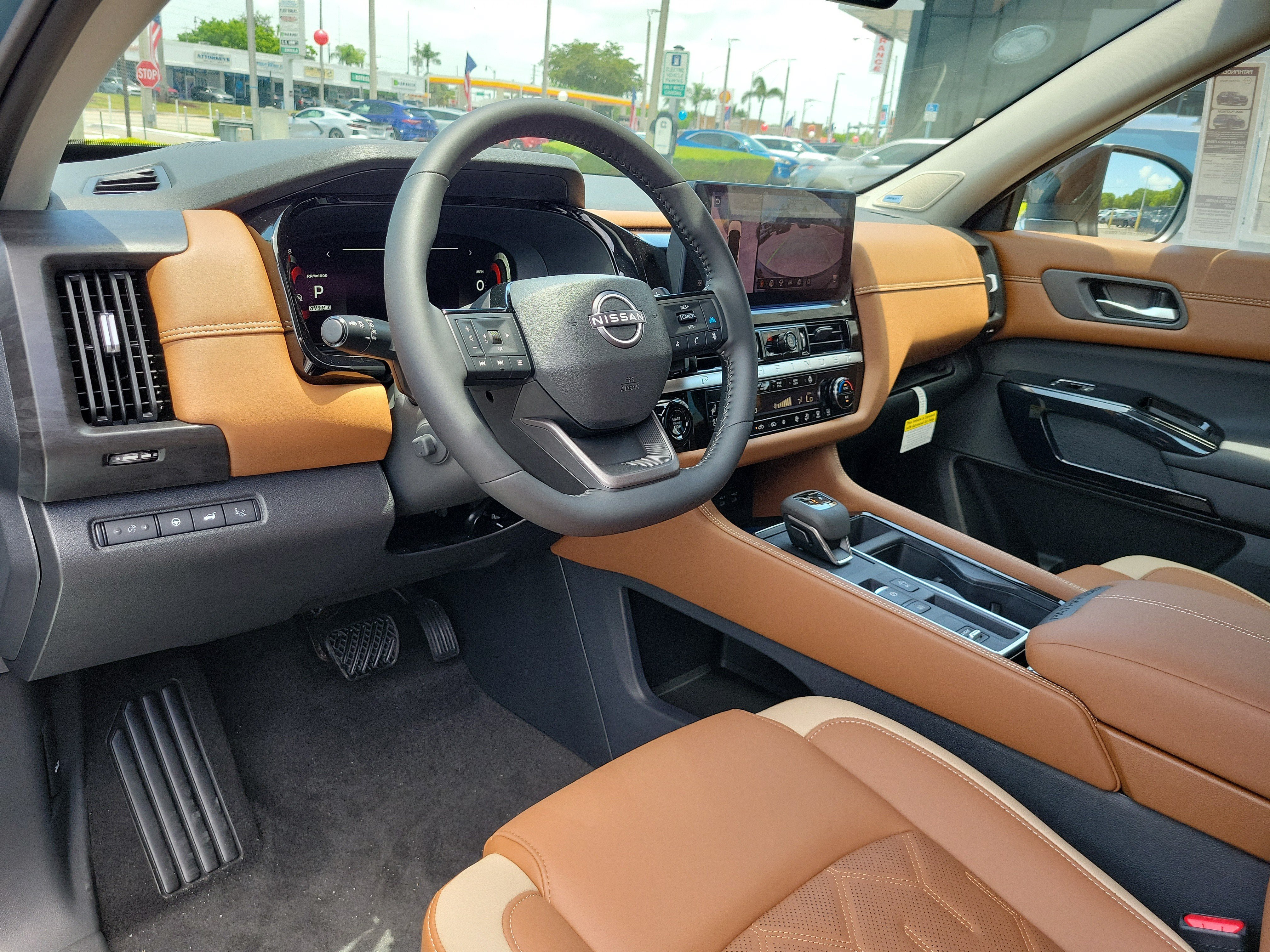 New 2026 Nissan Pathfinder Platinum FWD image 9