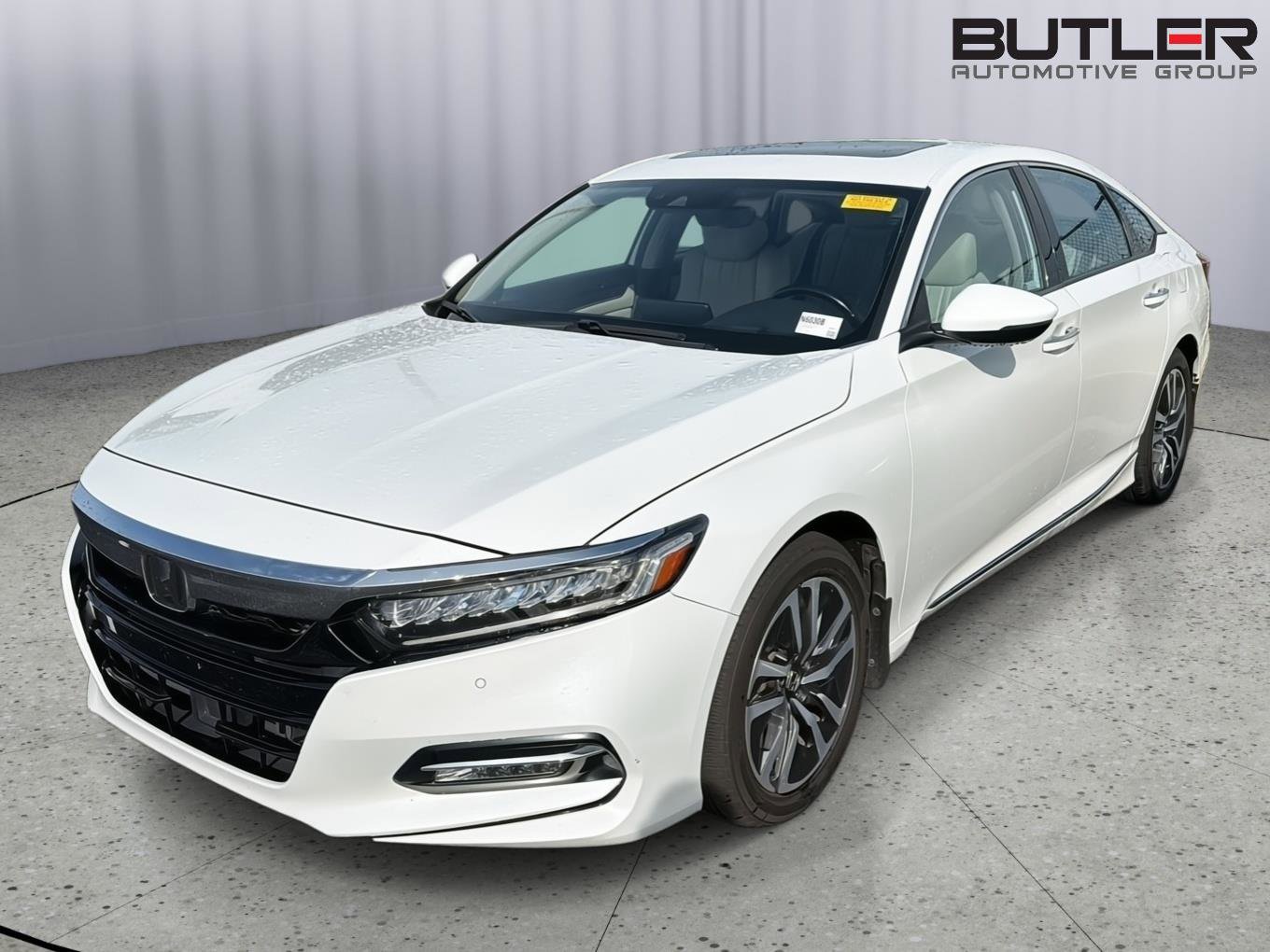 Used 2018 Honda Accord Touring image 1