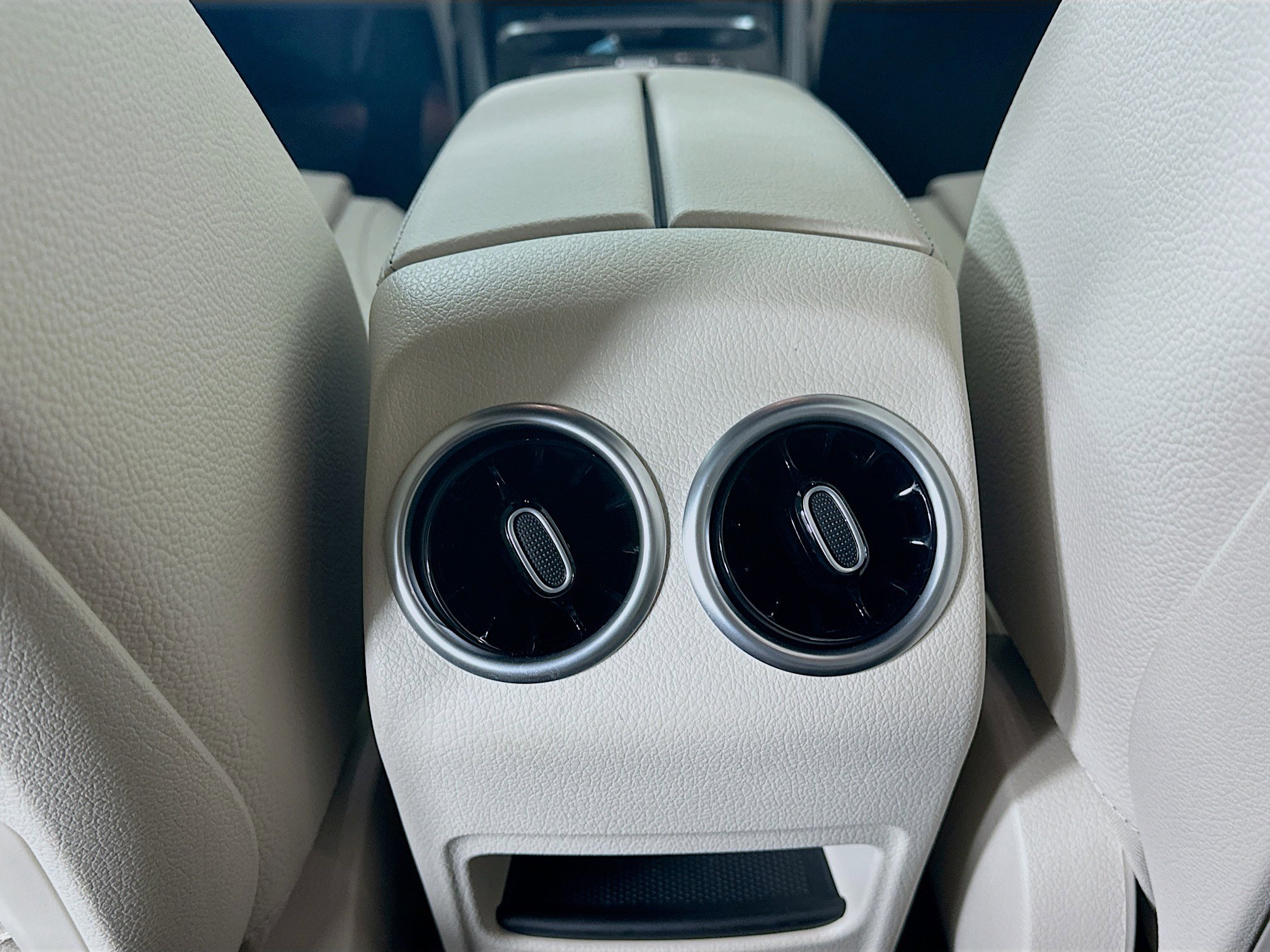 Certified 2025 Mercedes-Benz GLB 250 4MATIC image 33