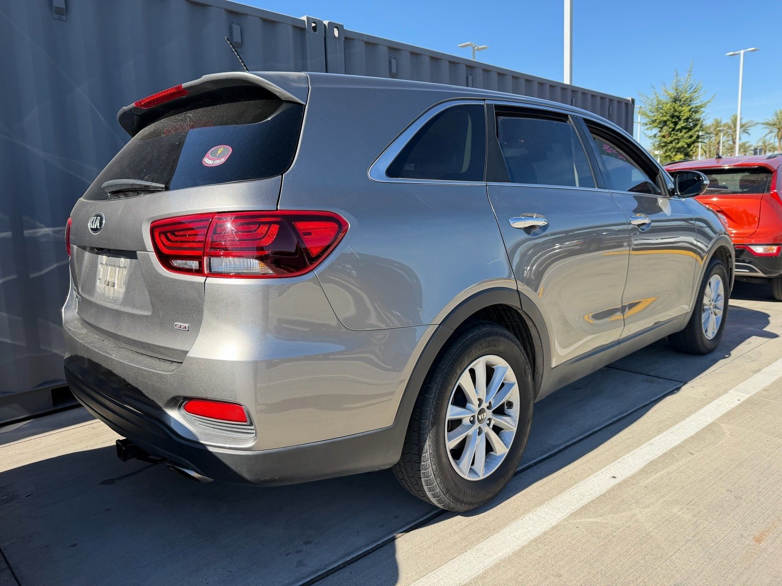 Used 2019 Kia Sorento LX image 4