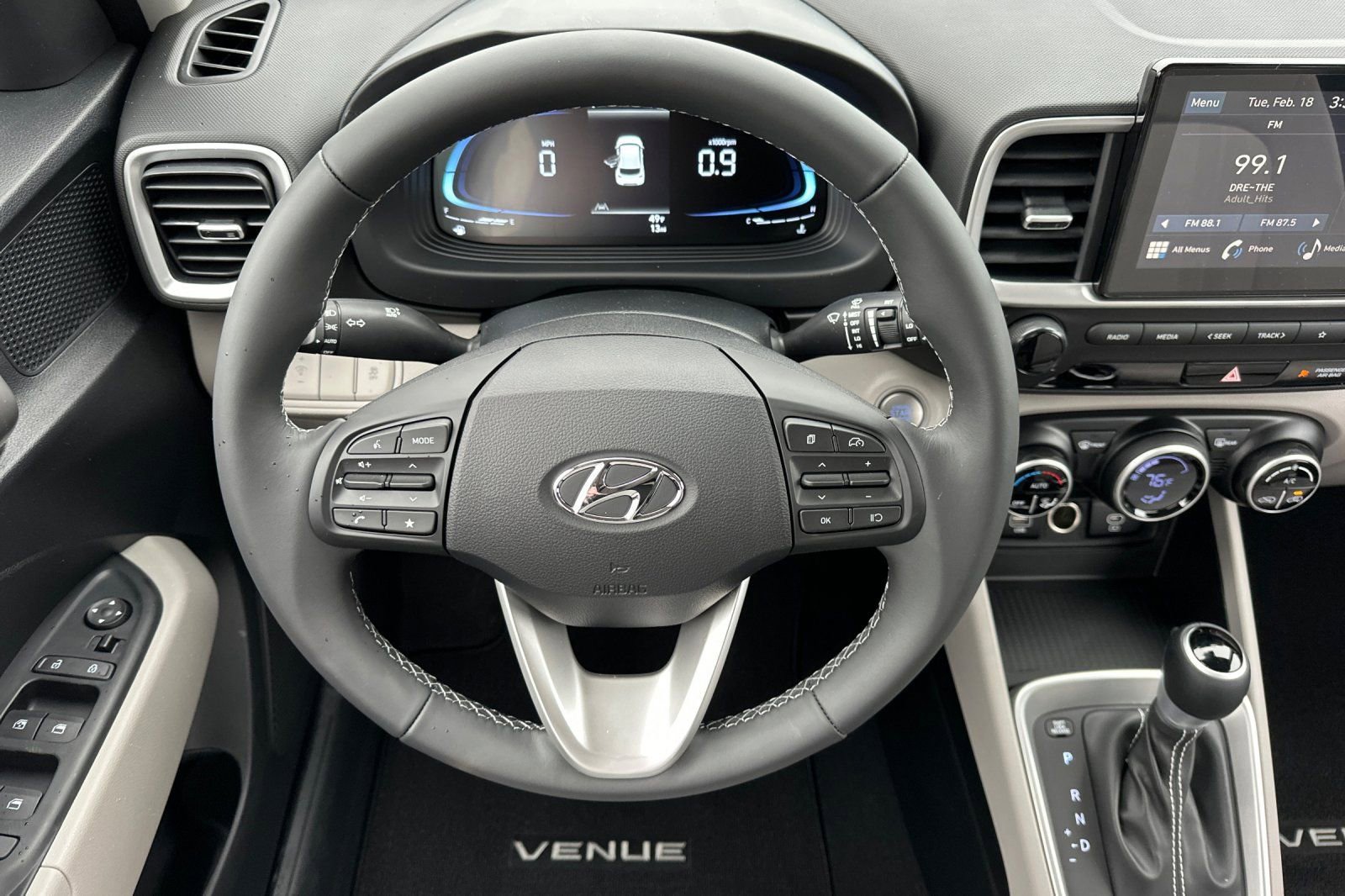 New 2025 Hyundai Venue SEL image 13