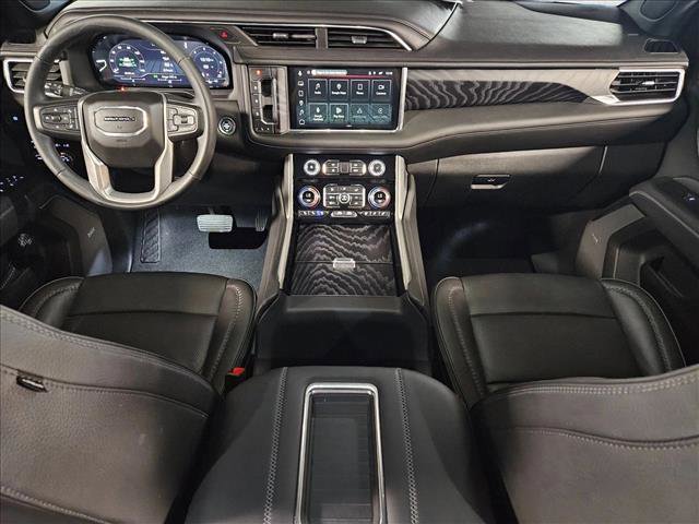 Used 2023 GMC Yukon XL Denali AWD/4WD image 18