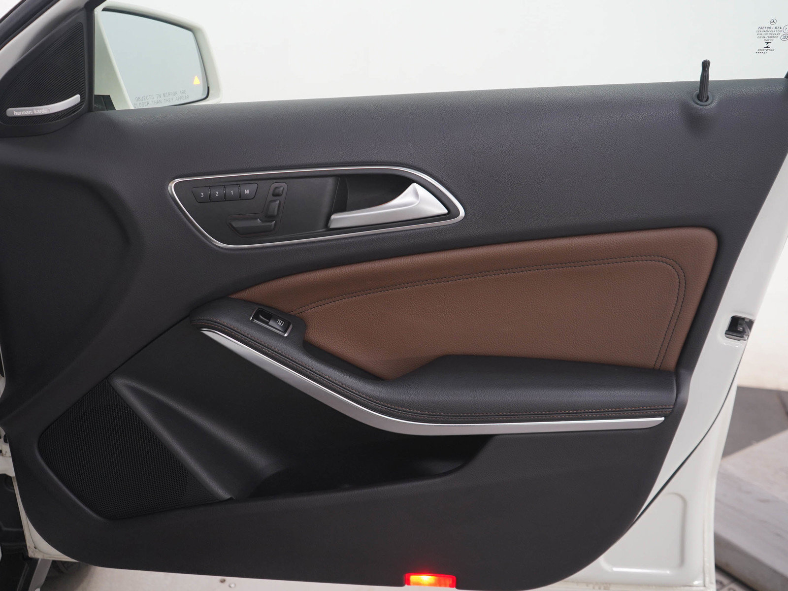 Used 2015 Mercedes-Benz GLA 250 4MATIC image 9
