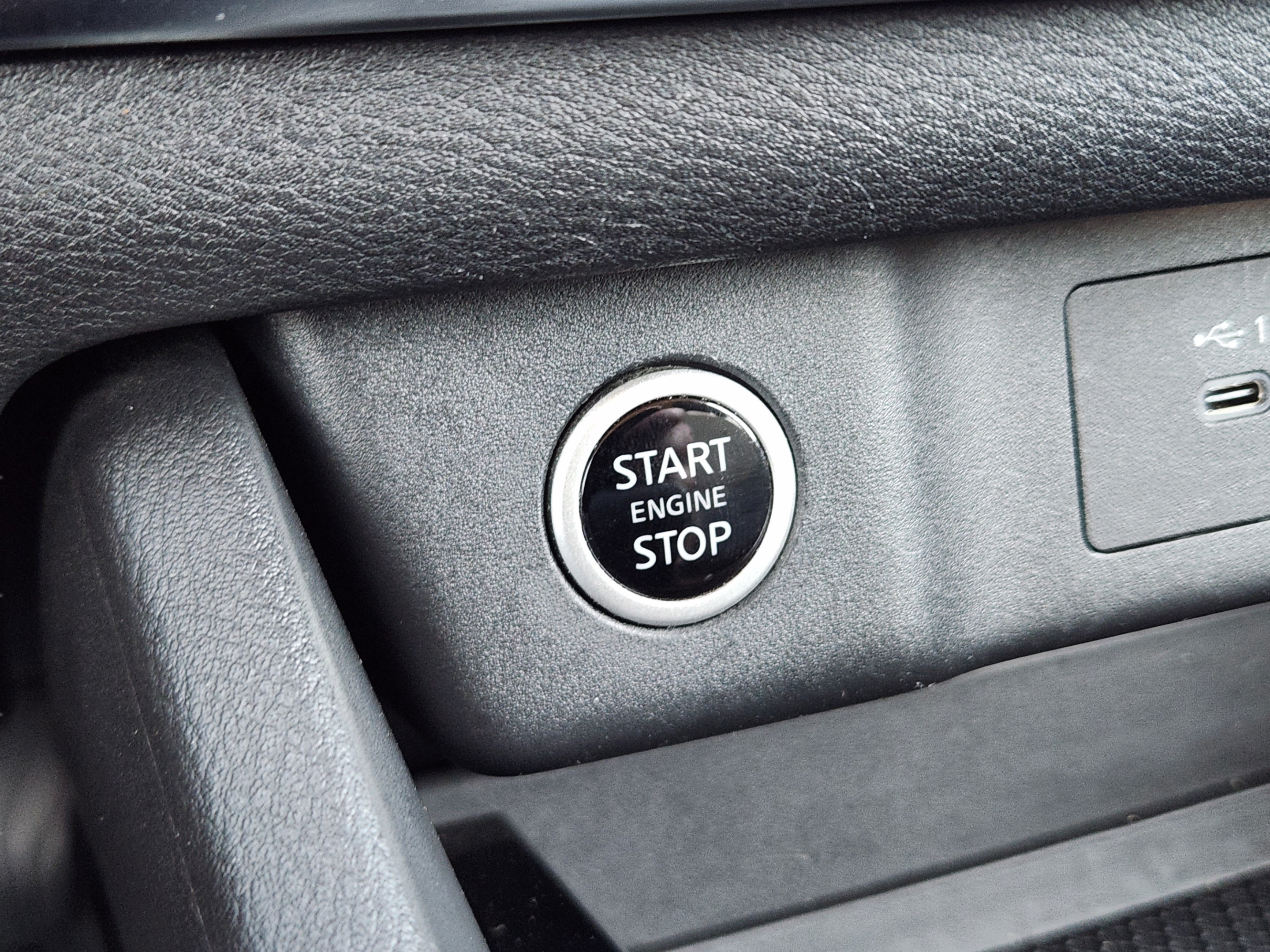Used 2021 Nissan Rogue SV AWD/4WD image 15