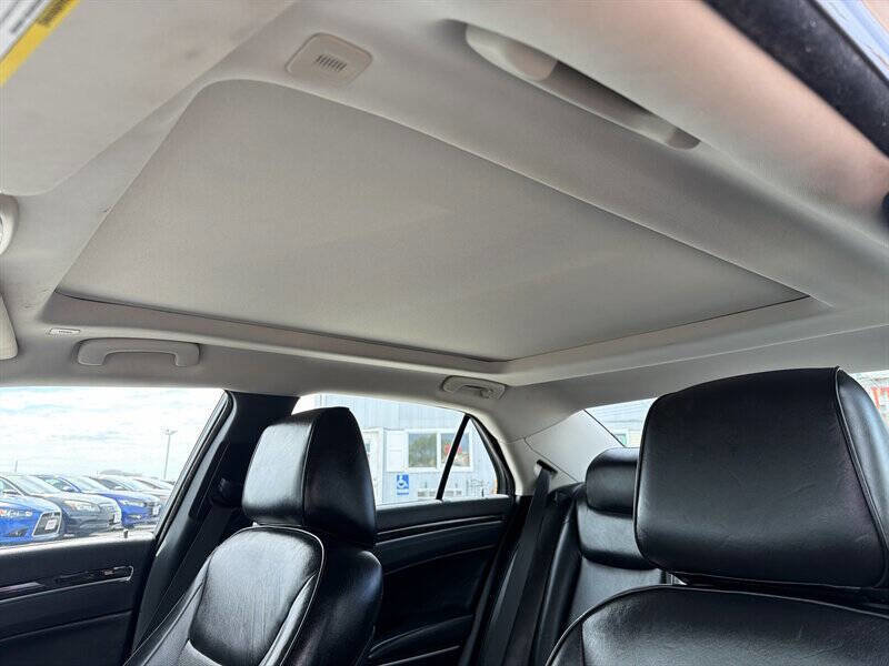 Used 2020 Chrysler 300 Limited RWD image 14