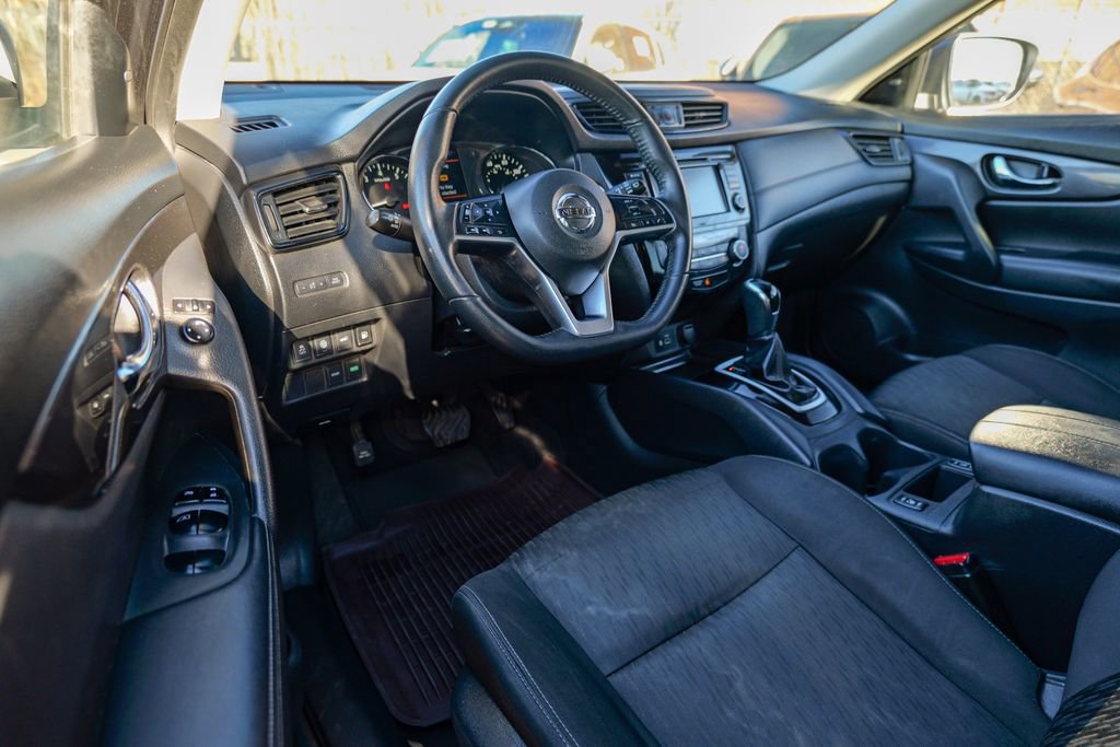 Used 2020 Nissan Rogue SV image 36