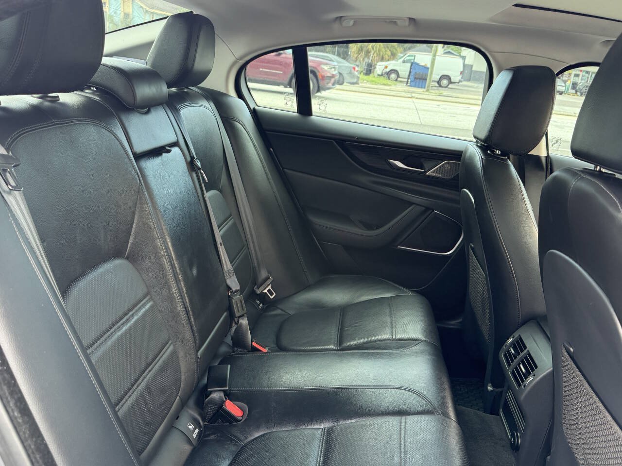 Used 2020 Jaguar XE S RWD image 23