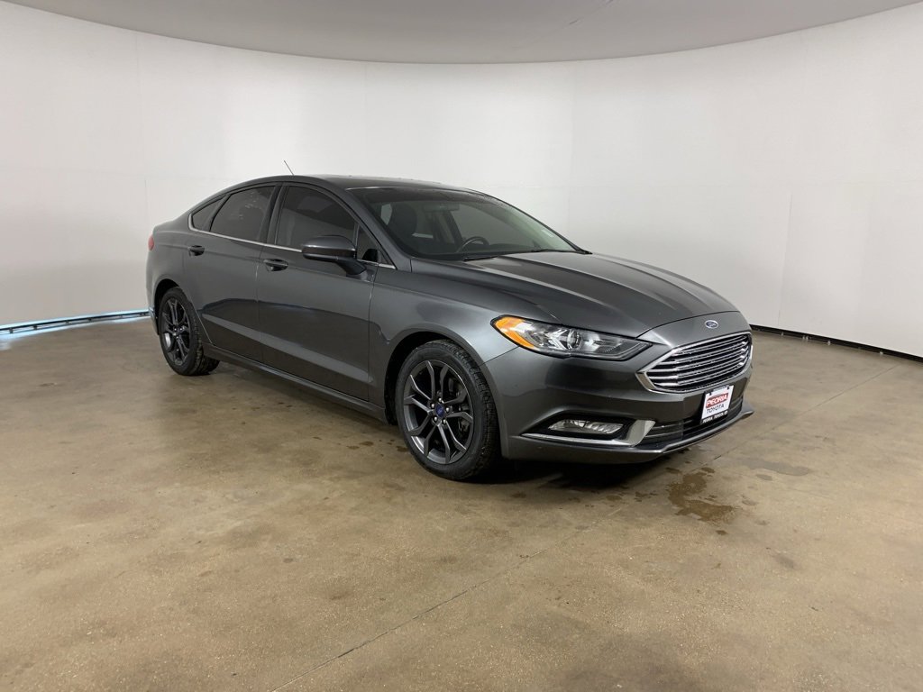 Used 2018 Ford Fusion SE w/ Equipment Group 201A image 5