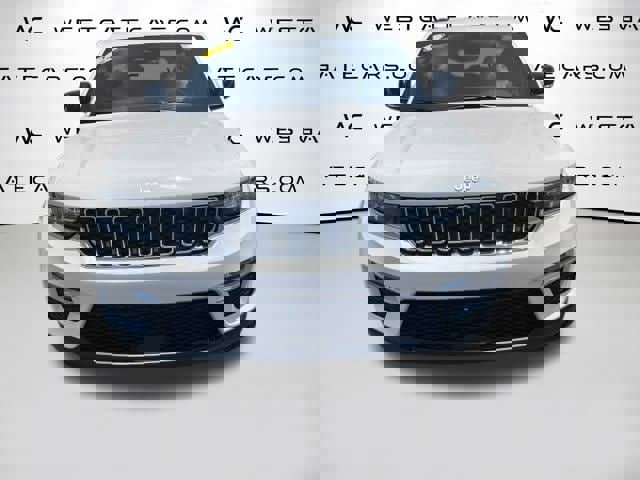 New 2024 Jeep Grand Cherokee Limited w/ Black Appearance Package image 3