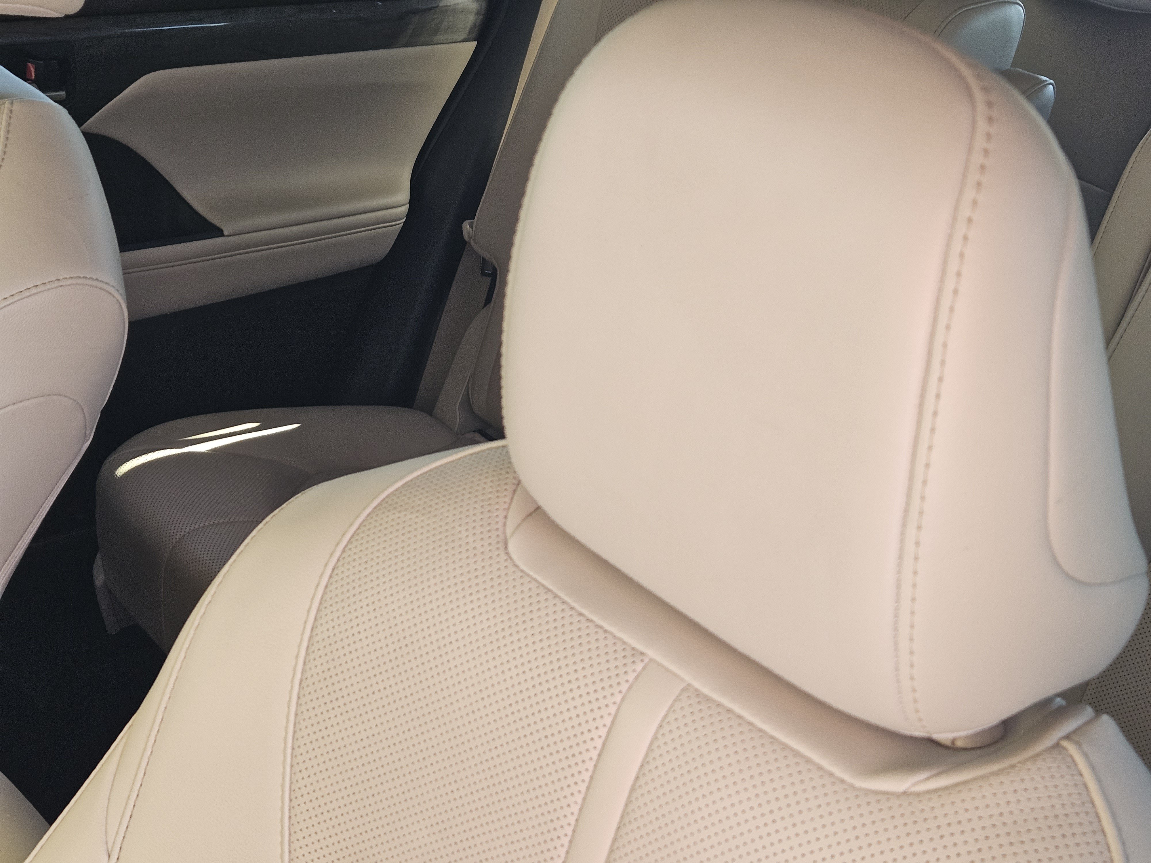 Used 2022 Toyota Highlander Limited FWD image 17