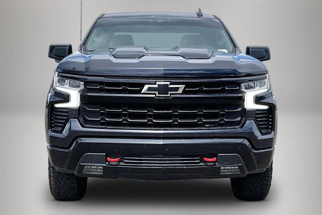 Used 2024 Chevrolet Silverado 1500 LT Trail Boss w/ LPO, Dark Essentials Package AWD/4WD image 2