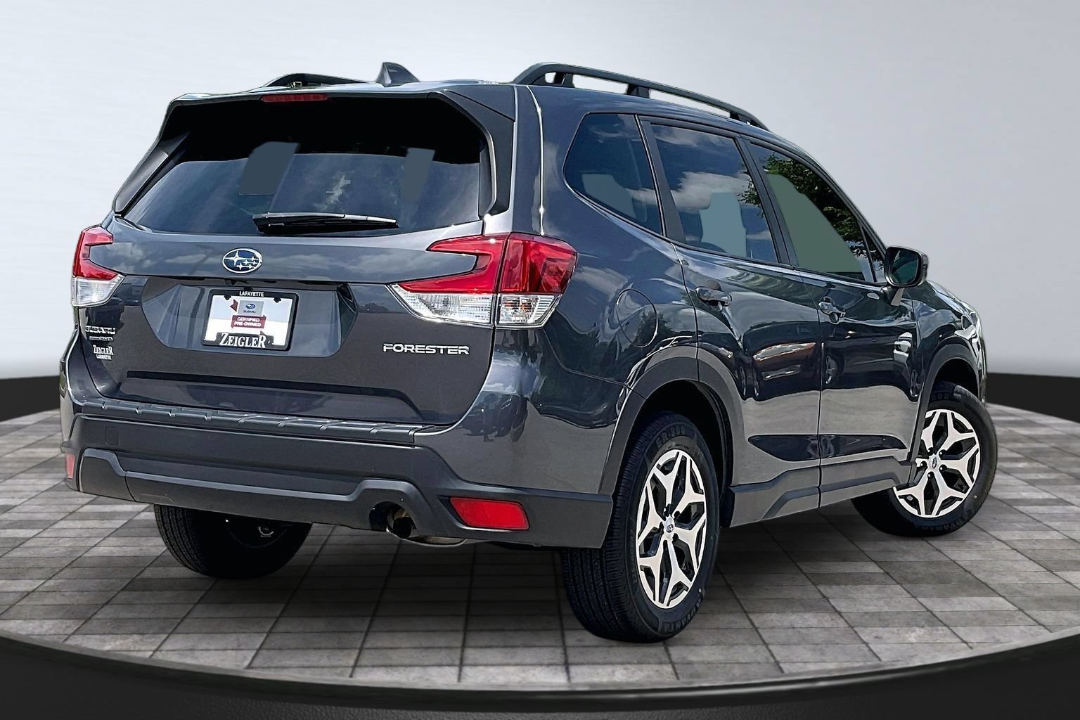 Certified 2023 Subaru Forester Premium AWD/4WD image 2