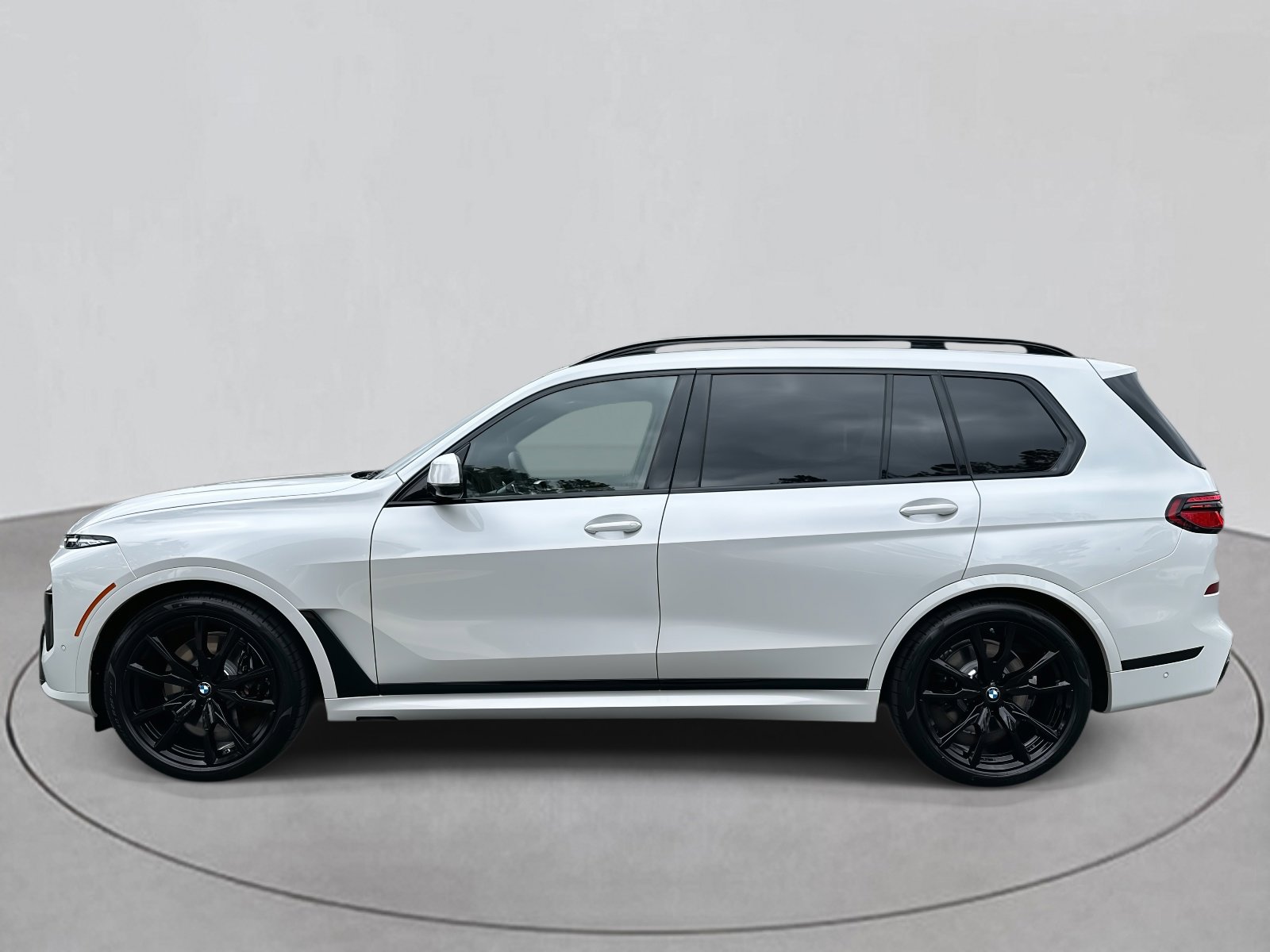 New 2026 BMW X7 xDrive40i w/ M Sport Package image 2