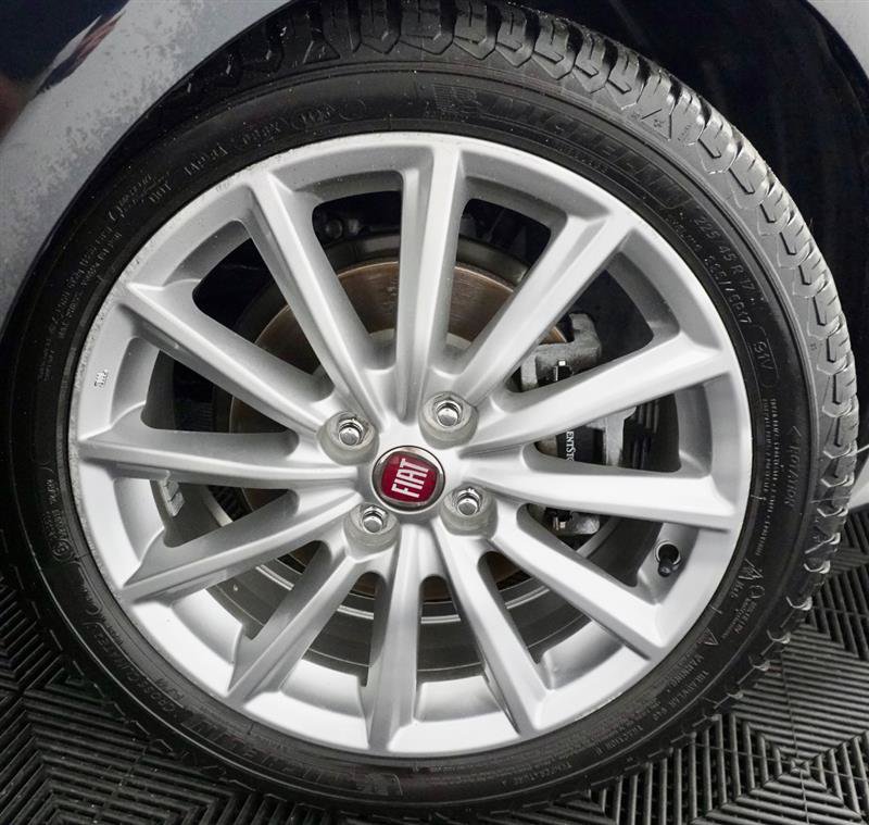 Used 2017 FIAT 124 Spider Lusso RWD image 3