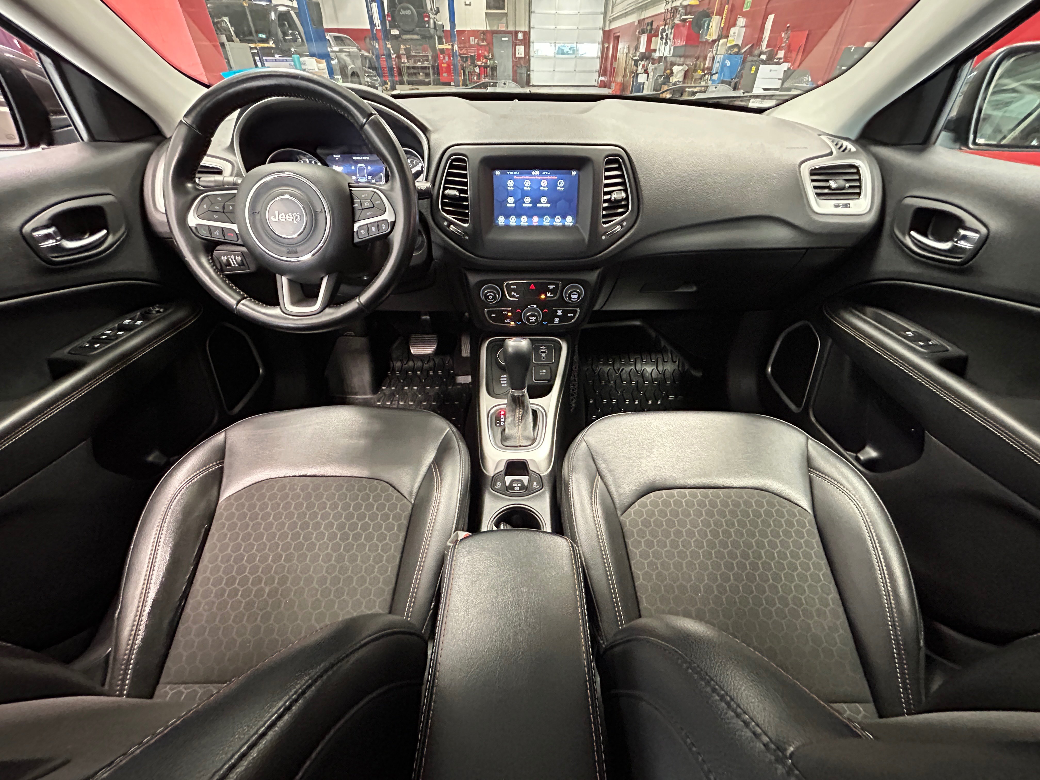 Used 2020 Jeep Compass Latitude AWD/4WD image 58