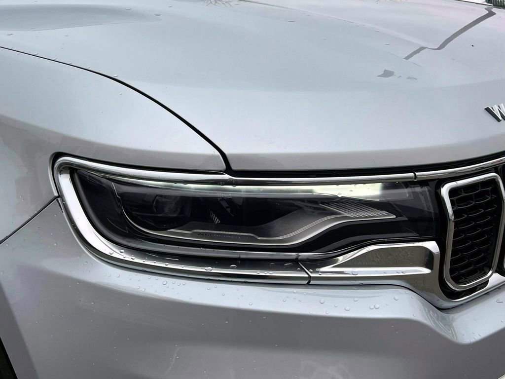 Used 2023 Jeep Wagoneer 4WD image 8