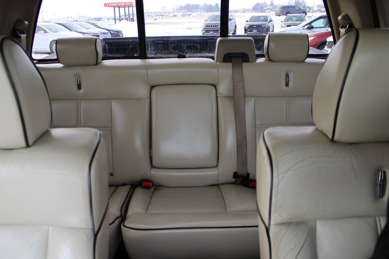 Used 2007 Lincoln Mark LT 4x4 image 15