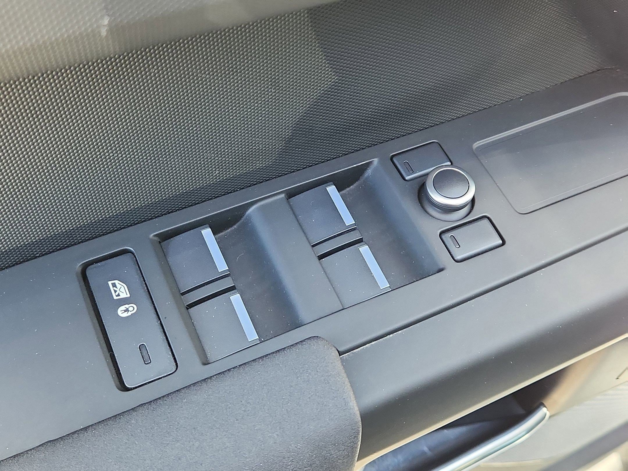 Used 2020 Land Rover Defender 110 S image 10