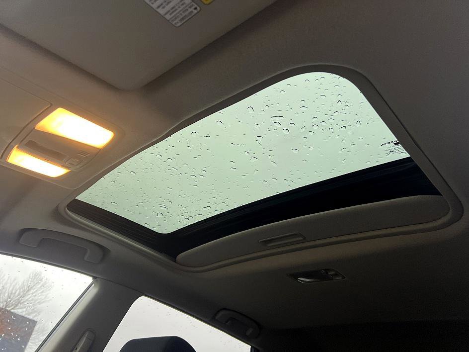 Used 2012 Nissan Rogue SV w/ Premium Pkg image 25