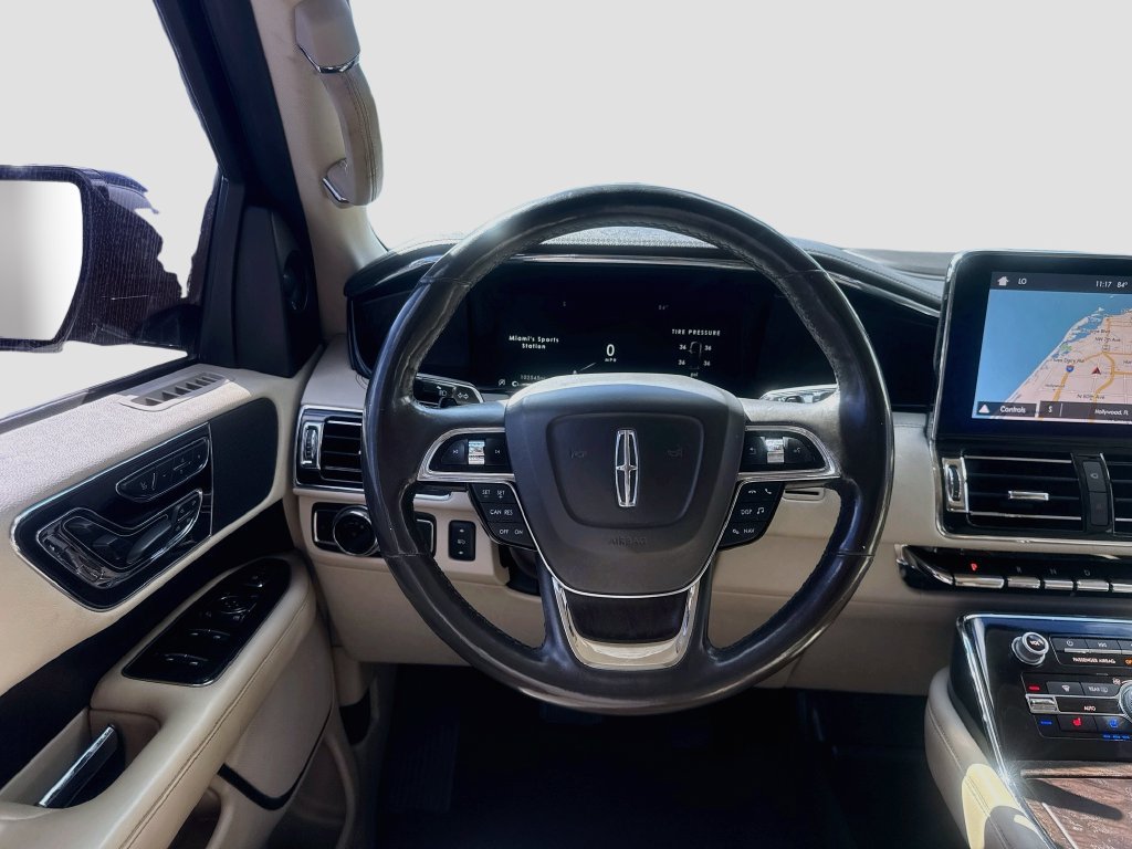 Used 2018 Lincoln Navigator Select AWD/4WD image 24