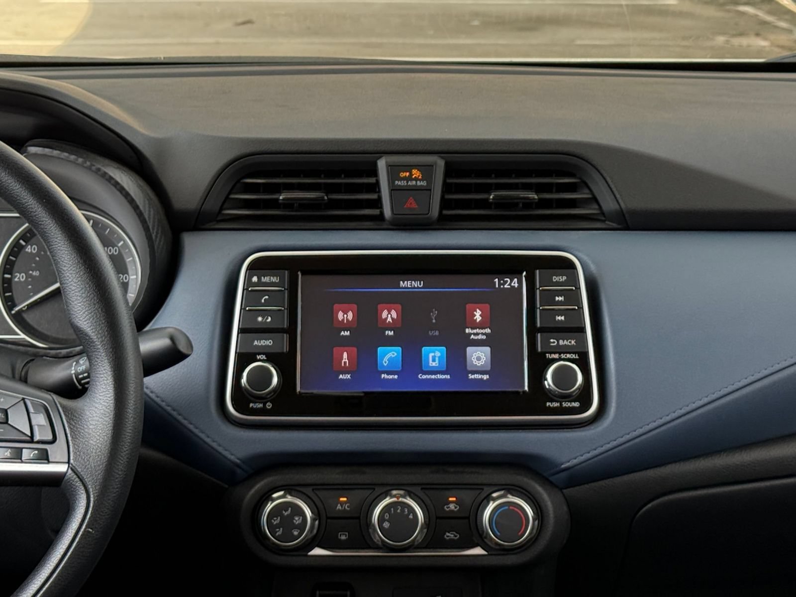 Used 2025 Nissan Versa SV FWD image 14