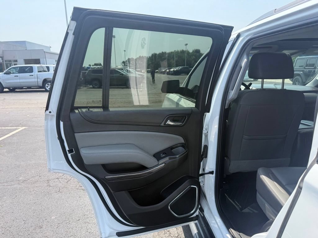 Used 2018 Chevrolet Tahoe LT w/ Luxury Package AWD/4WD image 37