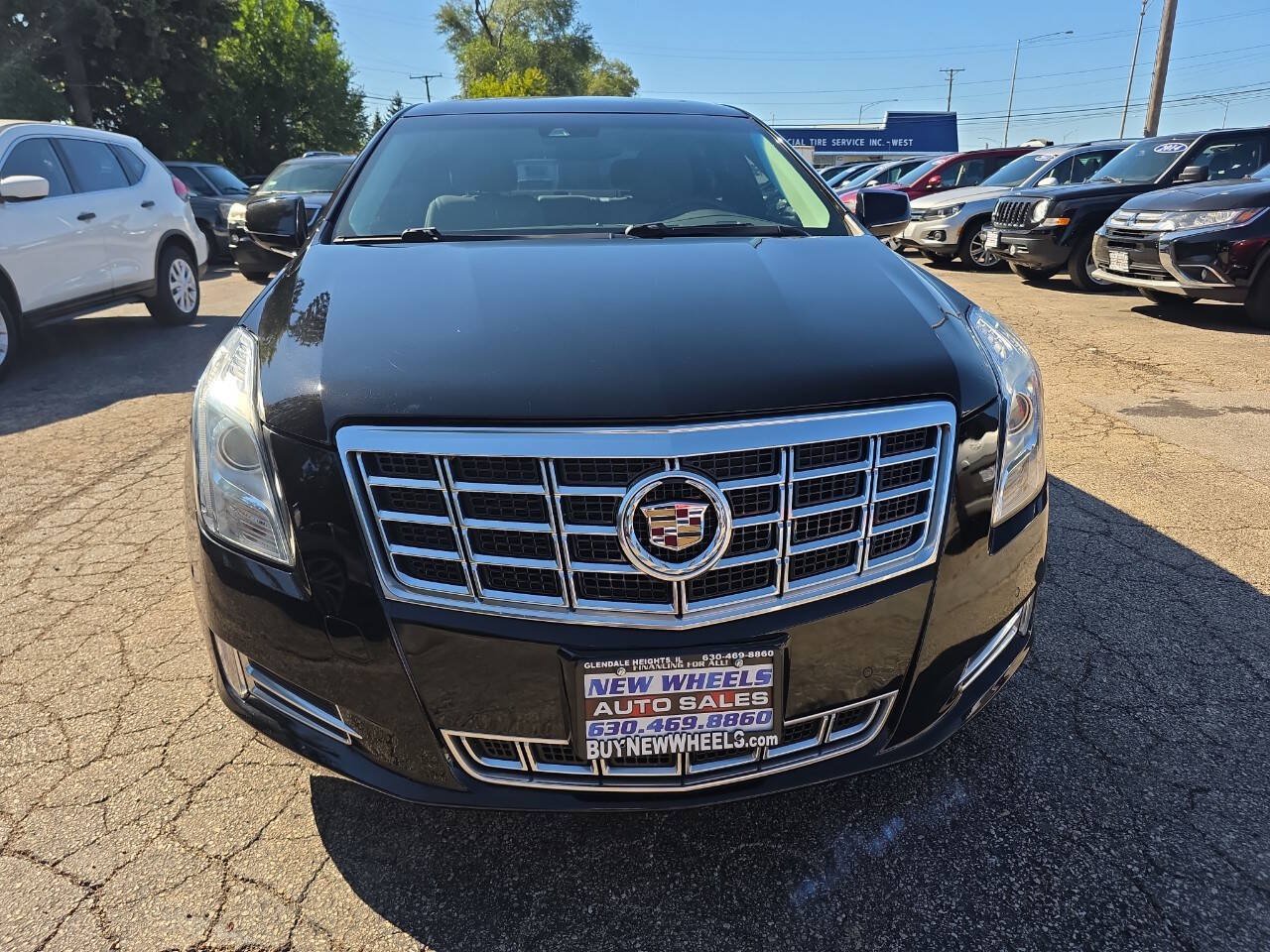 Used 2014 Cadillac XTS Luxury w/ Driver Awareness Package FWD image 4