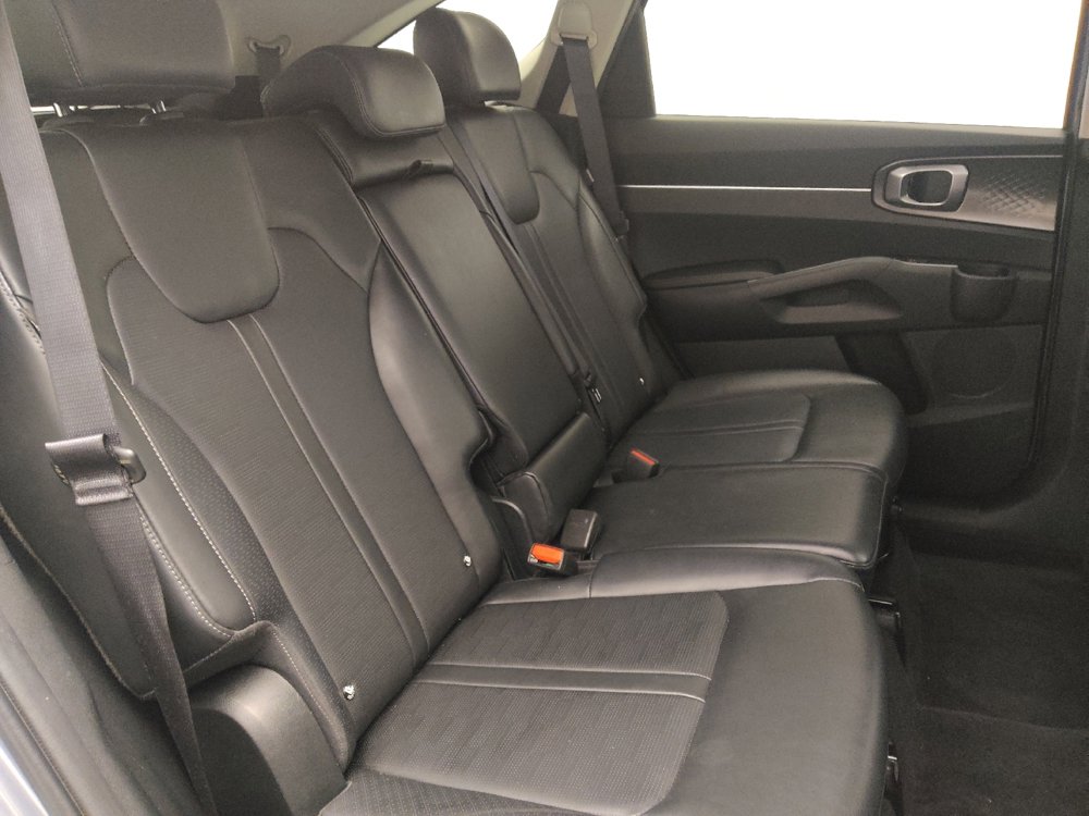 Used 2024 Kia Sorento S image 19