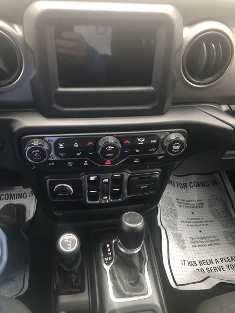 Used 2021 Jeep Wrangler Unlimited Willys image 3