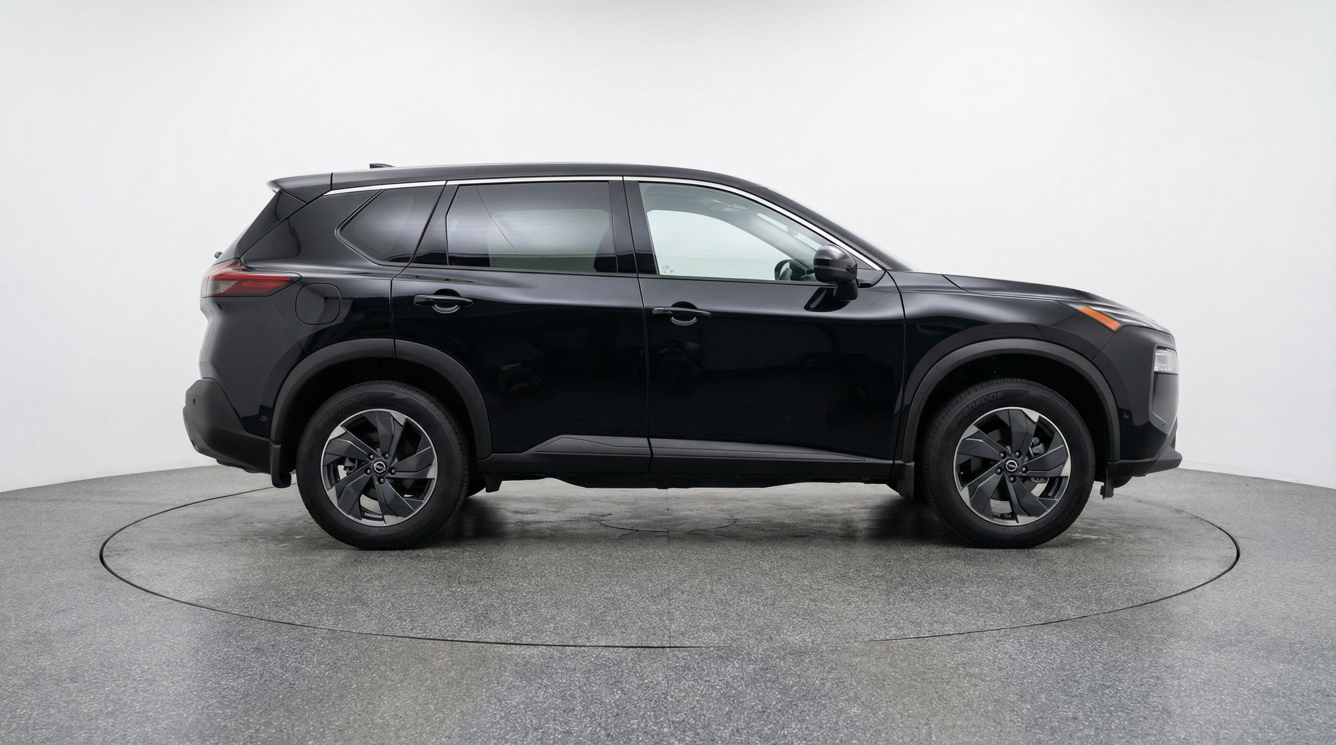 Used 2025 Nissan Rogue SV AWD/4WD image 11