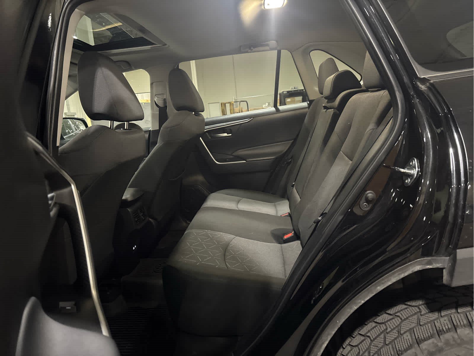 Used 2025 Toyota RAV4 XLE w/ Convenience Package AWD/4WD image 8