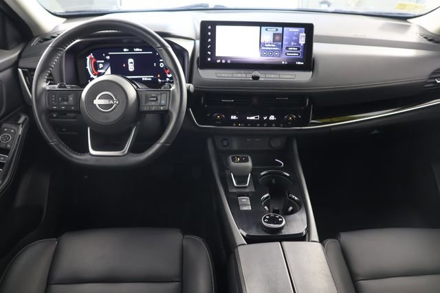 Used 2024 Nissan Rogue SL AWD/4WD image 2